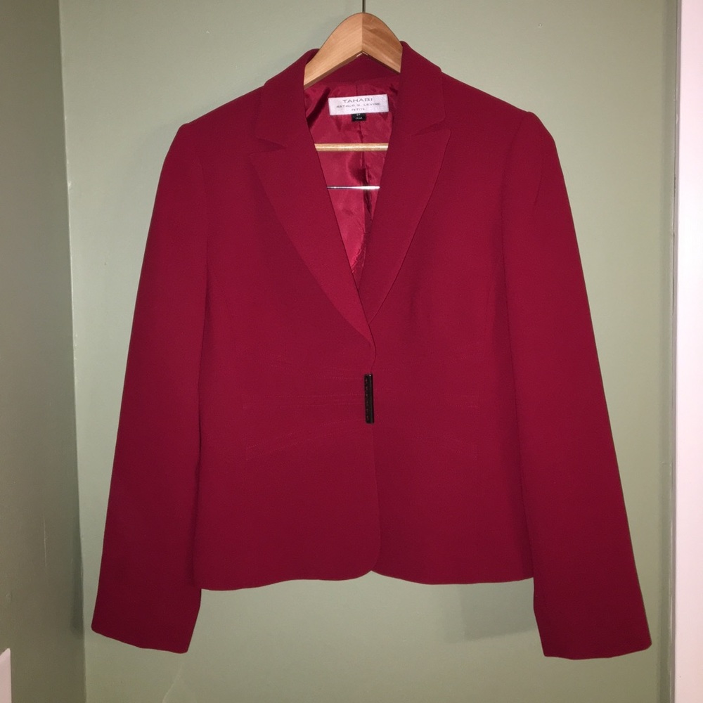Women’s Skirt Suit